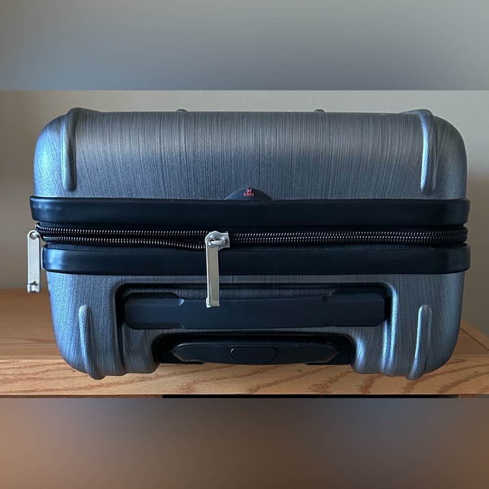 eBags Gray EXO 2 Hardside 24-Inch Spinner Carry-On Mobile Office Padded Luggage - Picture 8 of 11